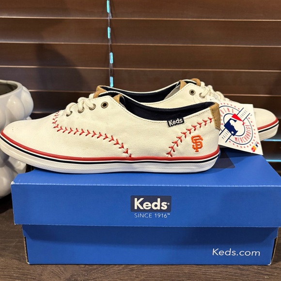 NWT Keds - San Francisco Giants Champion Canvas LaceUp Sneaker - Size 6 - Picture 5 of 12